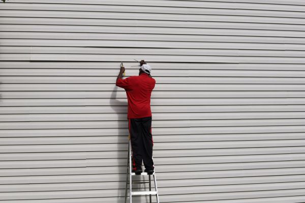 Siding Reattachment in Bear