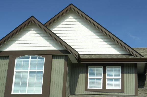 Vertical Vinyl Siding Repair in Bear